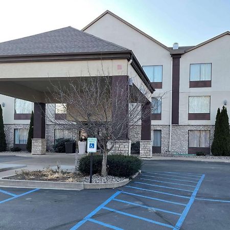 Spark By Hilton La Crosse Onalaska Bagian luar foto