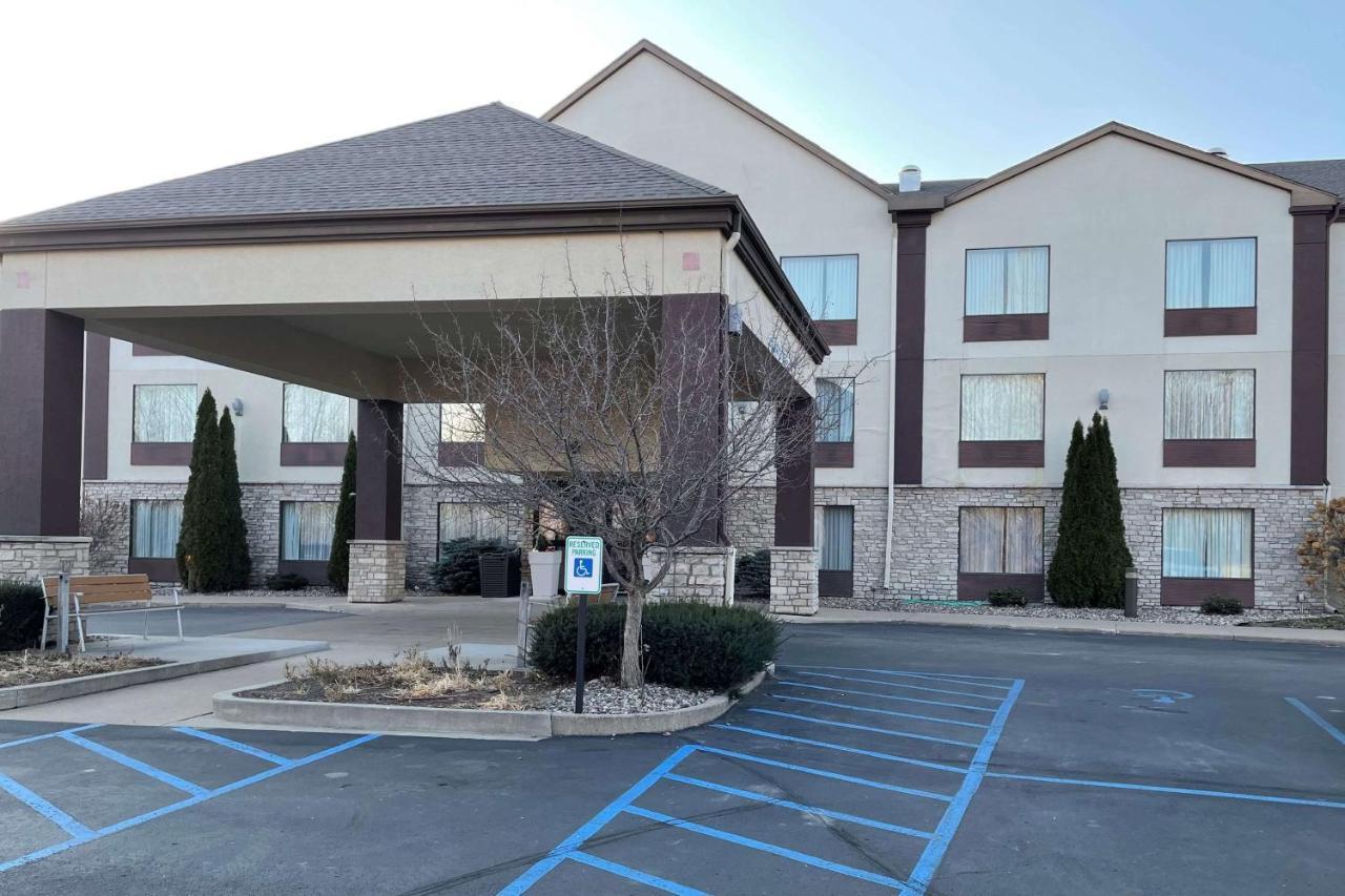 Spark By Hilton La Crosse Onalaska Bagian luar foto