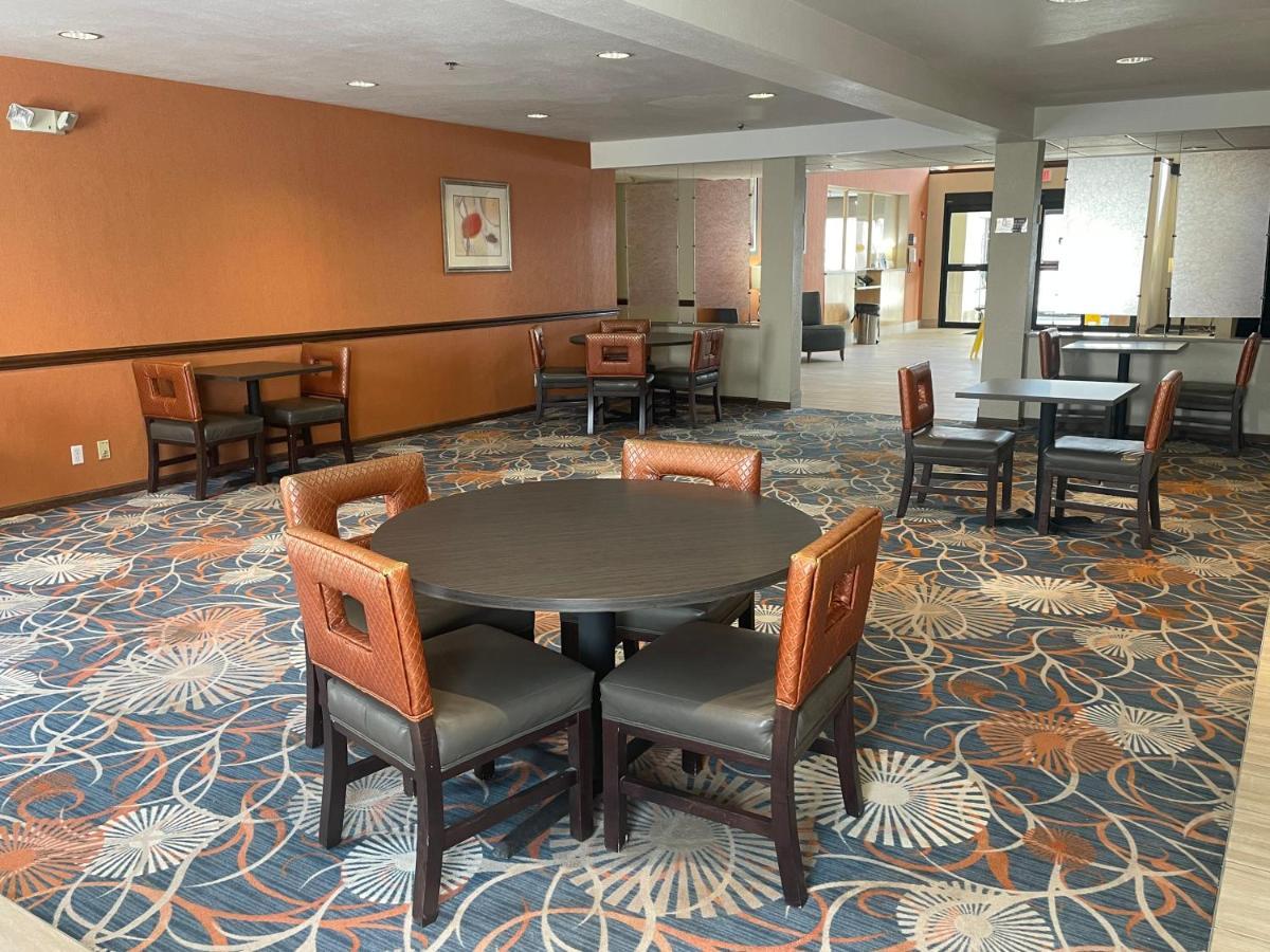 Spark By Hilton La Crosse Onalaska Bagian luar foto