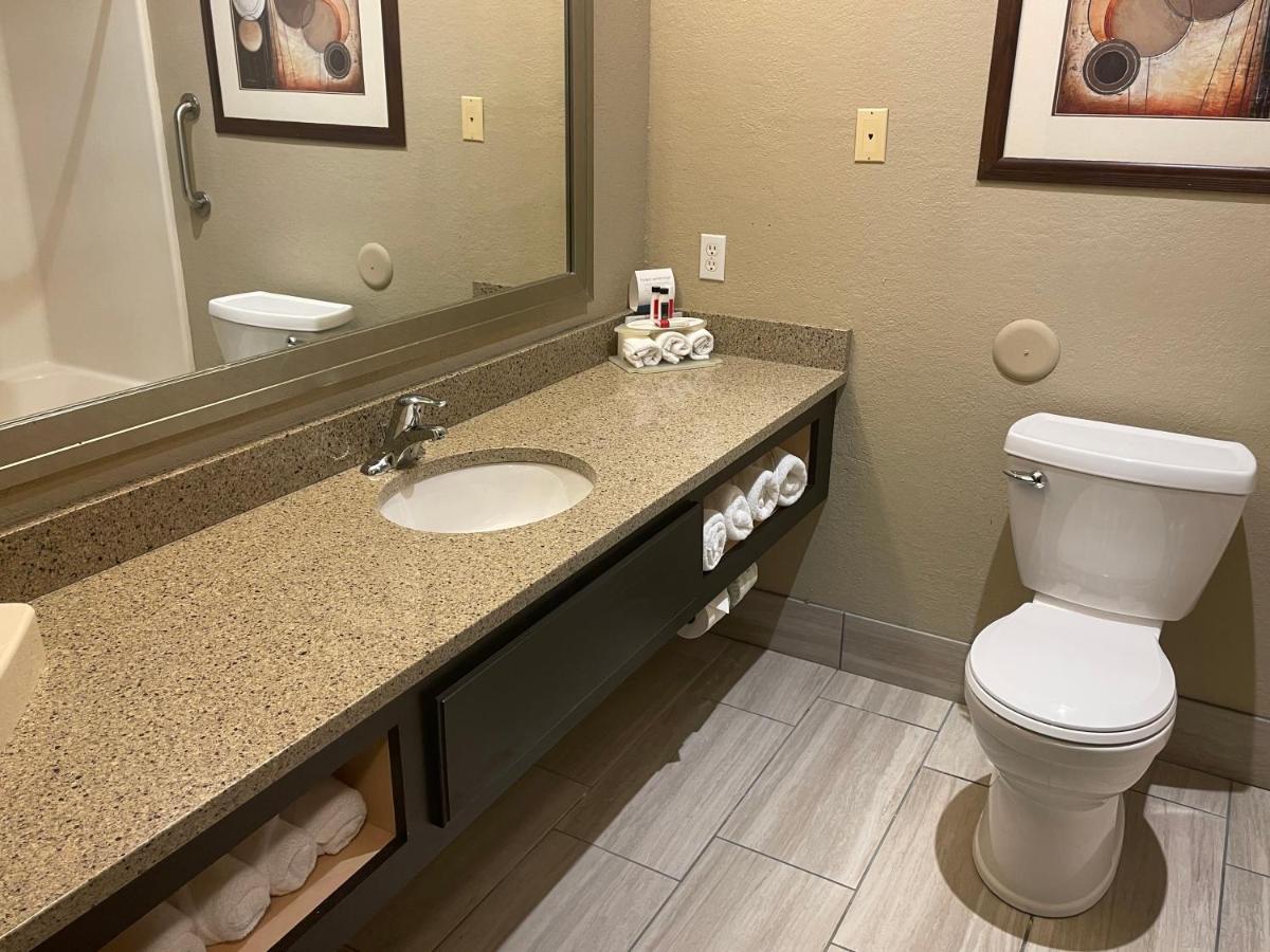 Spark By Hilton La Crosse Onalaska Bagian luar foto
