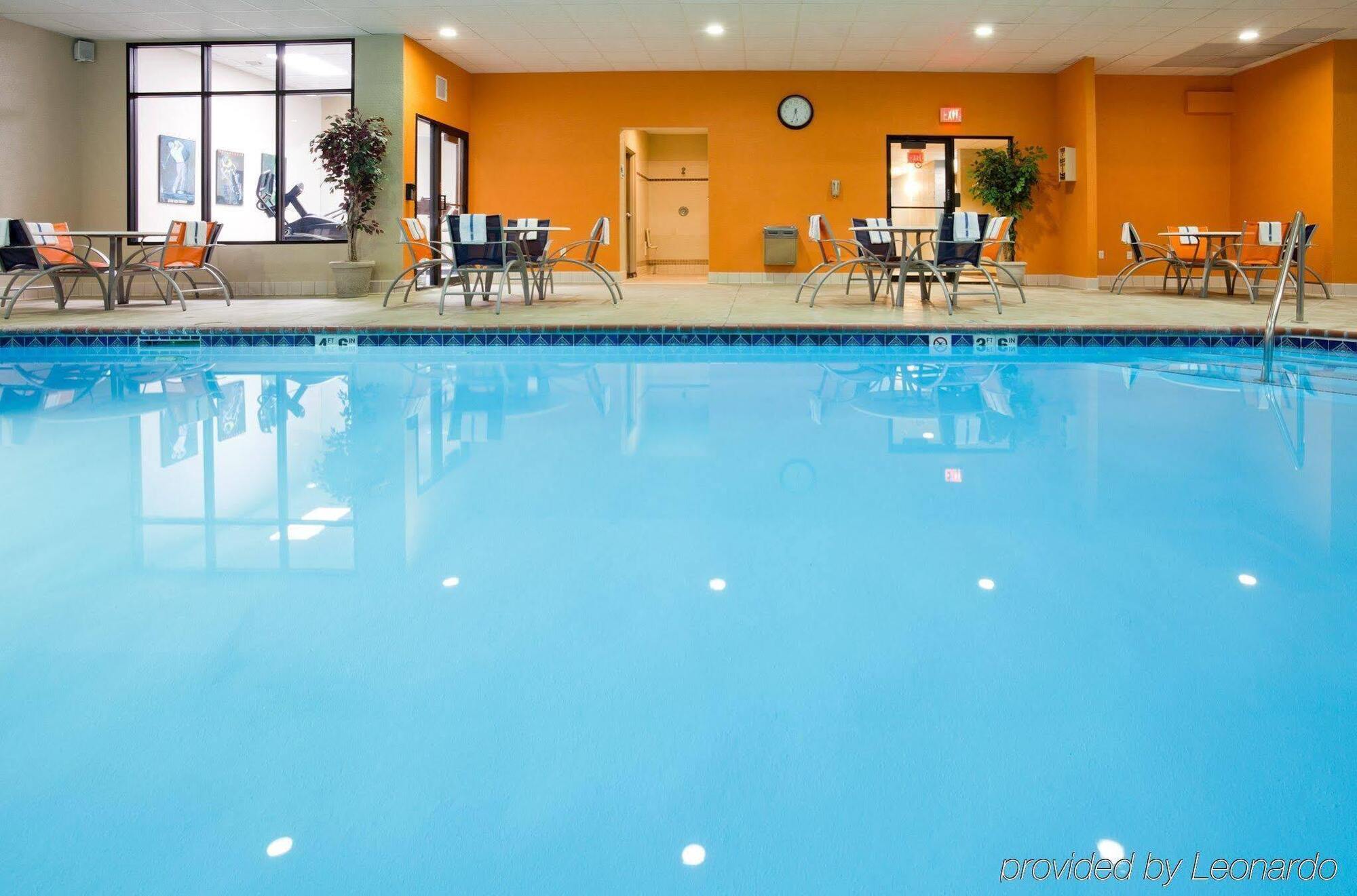 Spark By Hilton La Crosse Onalaska Bagian luar foto